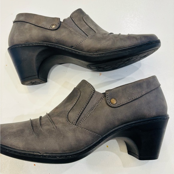 Easy Street Dark Gray Ankle Bootie slip on size 9 - Picture 8 of 11